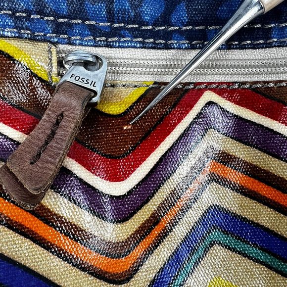 Fossil Key-Per Crossbody Bag Coated Canvas Aztec Chevron Print Blue Denim Trim‎ - Picture 15 of 16